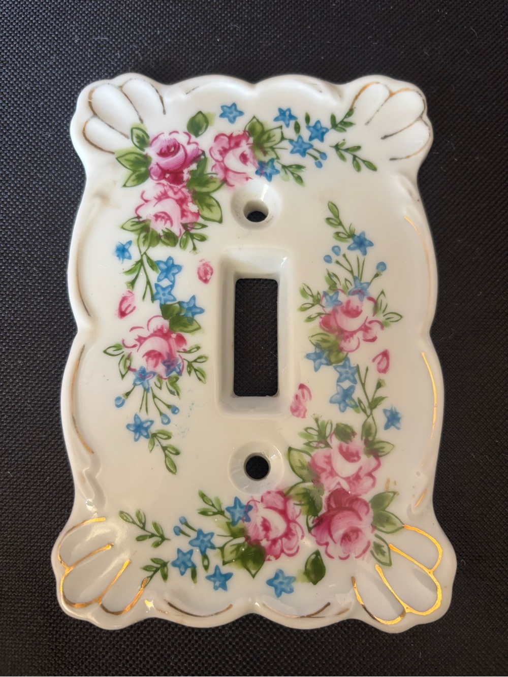 Fine China Kelvin’s Floral Light Switch Plate — Pink & Blue